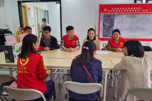 浓浓关爱暖人心，开云足球（中国）官方网站集团党支部慰问困难单亲家庭