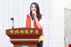开云足球（中国）官方网站集团陈文舒一行到湛江爱心助学